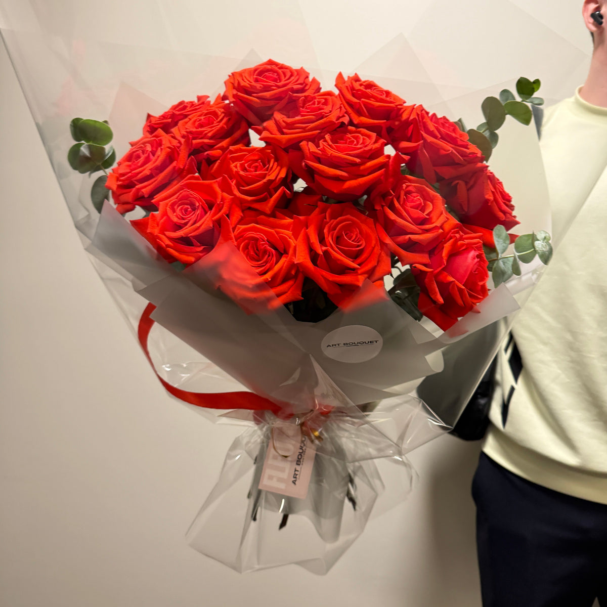 bouquet of red roses for any occasion, anniversary, proposal, valentine's day, marriage anniversary, florist near me, montreal best flower shop. Last-minute rose bouquets