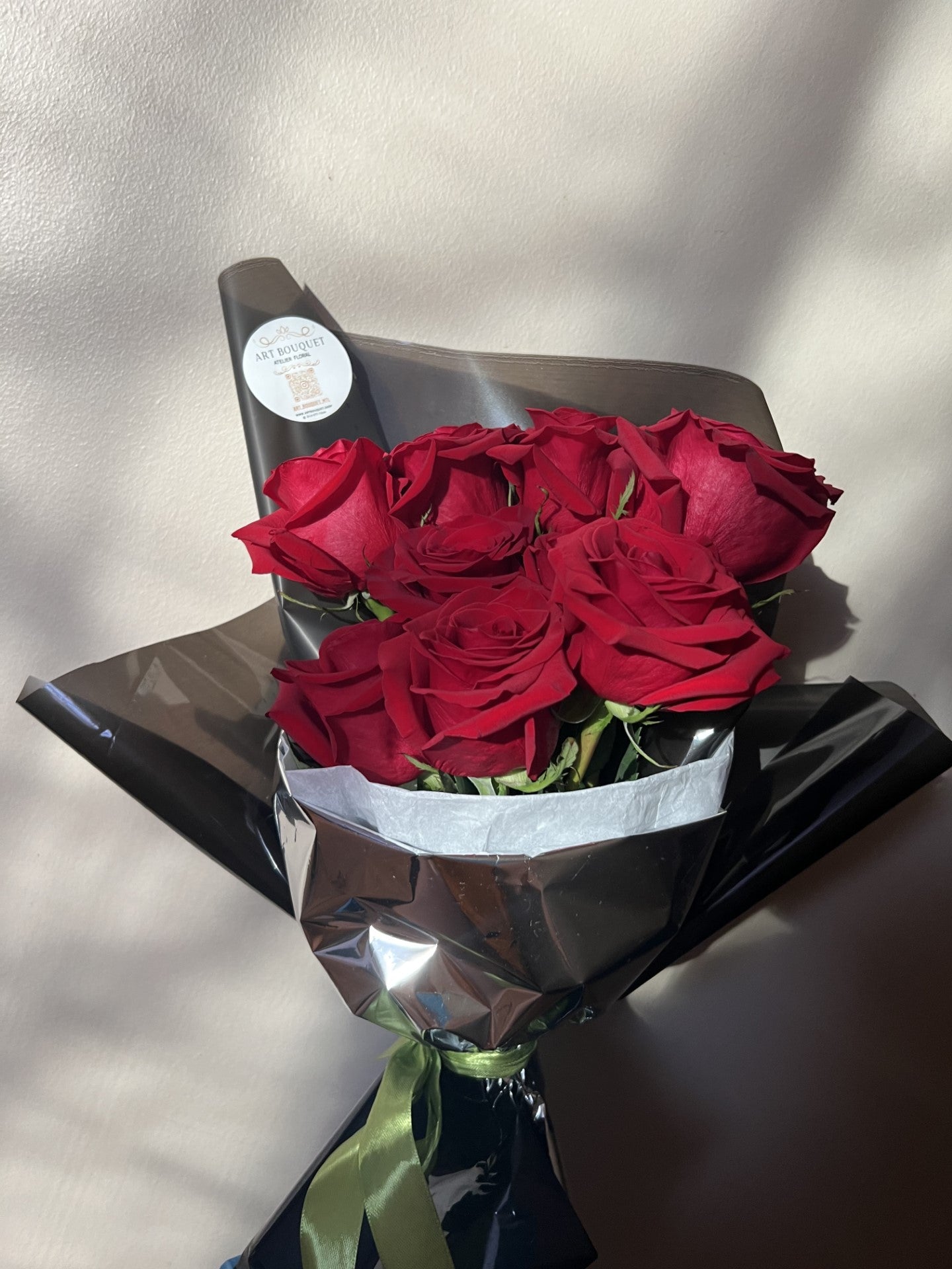 GLORY — 9 premium red roses in signature black paper, Art Bouquet florist Montreal
