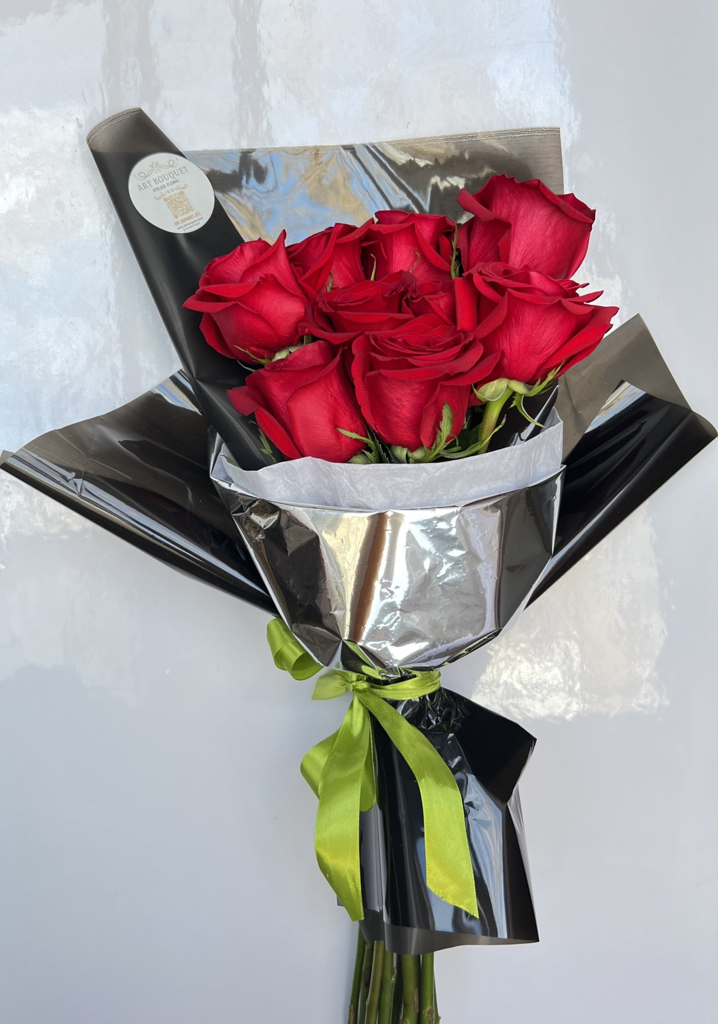 red roses black paper bouquet flower fleurs art