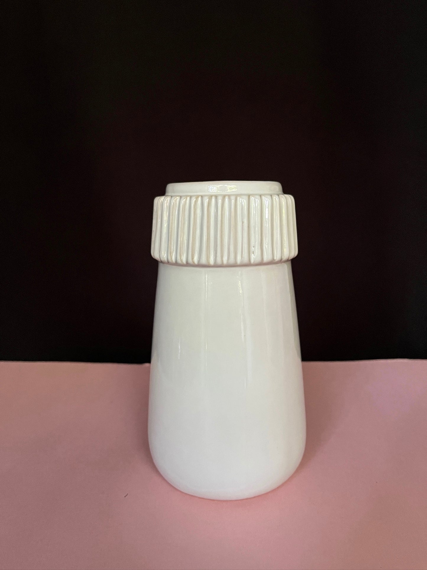 Vase for flowers. Perfect gift. Free Delivery to Montreal 