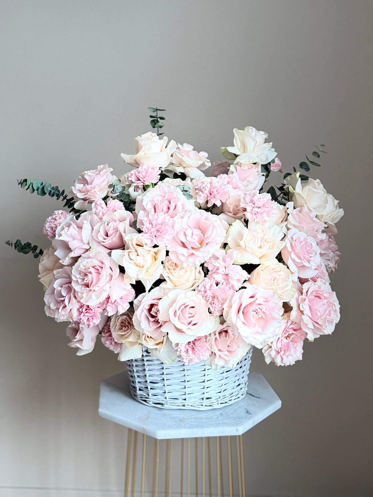 GRAND ROSE BASKET