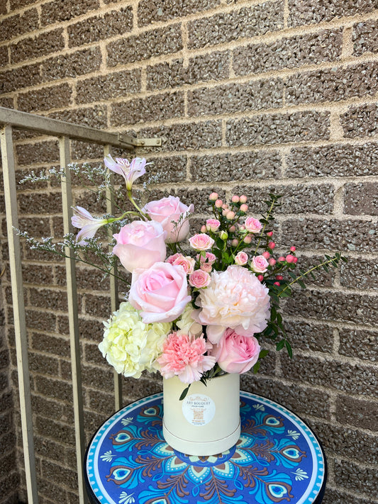 luxury flower bouquet bespoke flowers lovely near me same day delivery