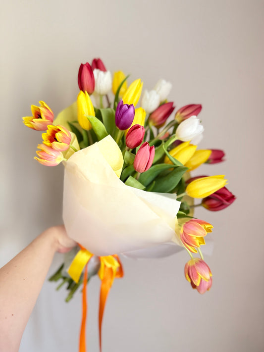 flower delivery Montreal flowers near me livraison de fleurs a montreal tulips multicolor bouquet birthday gift orange red yellow jaune rouges blanc flower shop fleur boutique atelier floral art bouquet
flowers near me
flowers close to me
flowers near to me
near me flowers
florist montreal
florist near me
best florist close to me
florist verdun
fleuriste montreal
fleuriste verdun
best online flower shop
best online florist montreal
same-day flower delivery Montreal
best florist near me 
best online florist