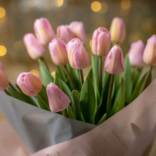 tulip tulips bouquet flowers fleurs fiori cicek large grand love feeling love art bouquet atelir florist fleuriste flores